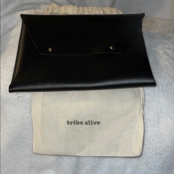 Tribe Alive Black Simple Envelope Clutch - DustBag - Picture 1 of 6
